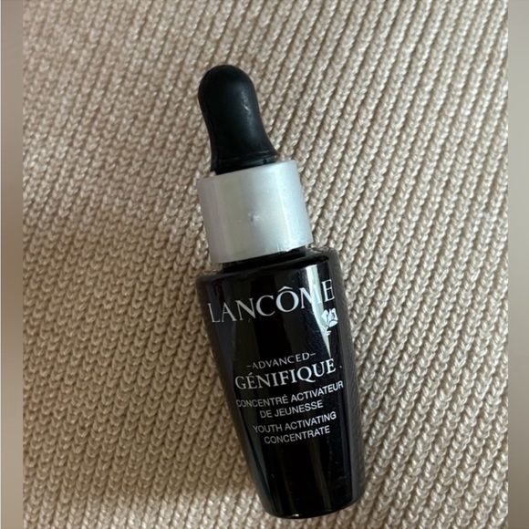 Lancôme GÉNIFIQUE.
CONCENTRÉ ACTIVATEUR - Picture 4 of 4
